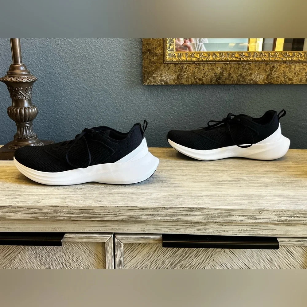 LIKE NEW!!! APL Techloom Dream Black and White Men's Shoes